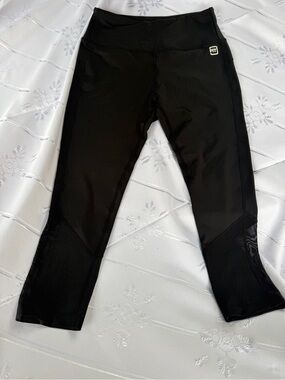 Idealfit Black Mesh Panel Capri Leggings Size Small